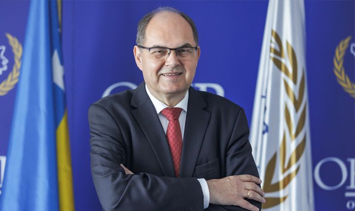 Šmit nije bio priznat kao visoki predstavnik BiH u Republici Srpskoj, jer njegovo imenovanje na tu funkciju nije bilo potvrđeno u Savetu bezbednosti UN
