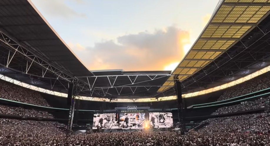 Image for Poginuo muškarac na koncertu grupe Oasis