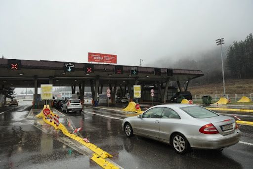 Savet vozačima je da sačekaju stabilizaciju vremena