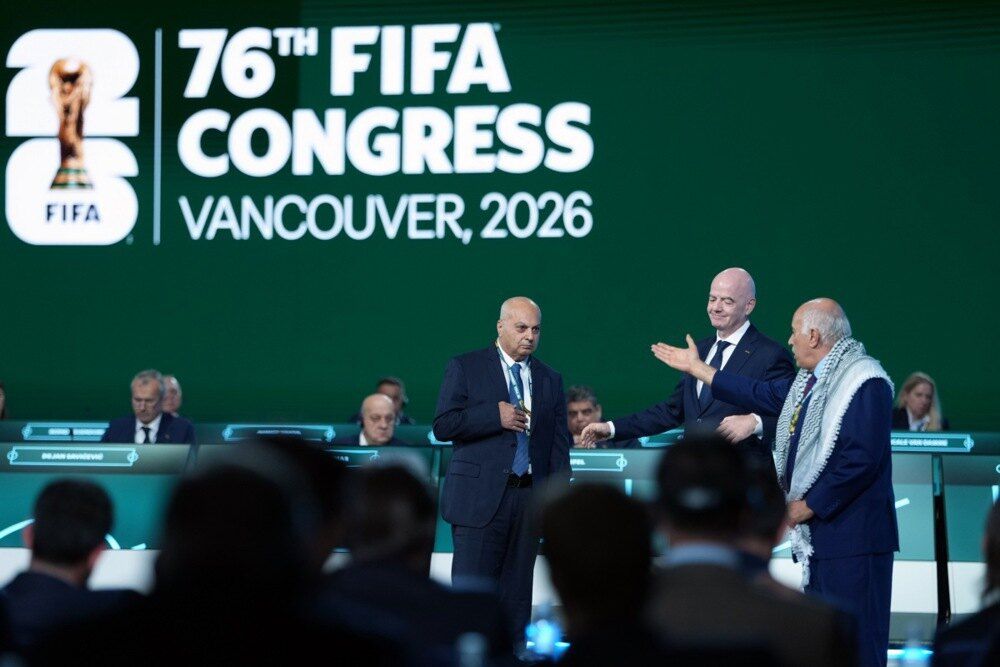 Kako se navodi u pismu poslanika, žalba predstavlja "priliku za FIFA da dokaže svoju posvećenost političkoj neutralnosti, transparentnosti i odgovornosti"