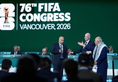 Kako se navodi u pismu poslanika, žalba predstavlja "priliku za FIFA da dokaže svoju posvećenost političkoj neutralnosti, transparentnosti i odgovornosti"
