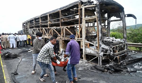 Image for U saobraćajnoj nesreći poginulo najmanje 25 ljudi