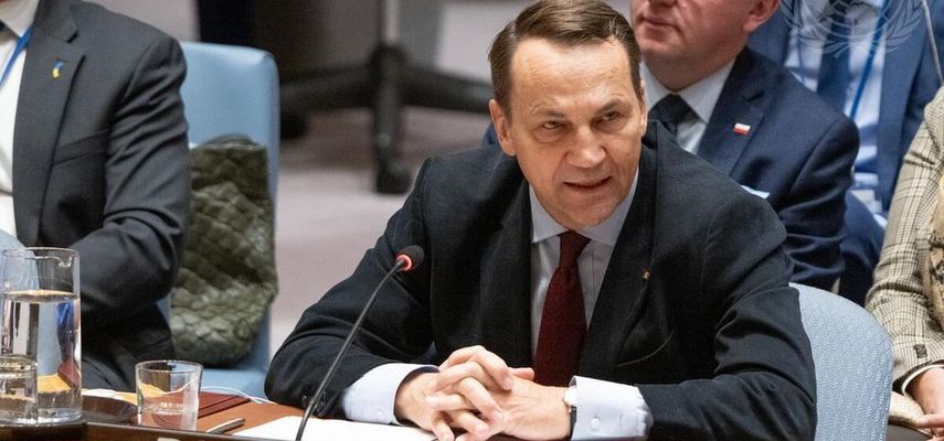 Šikorski je u intervjuu podsetio da su Poljaci dokazali da se pouzdani saveznici jer su bili uz SAD u Iraku i Avganistanu