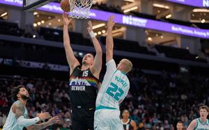 Image for Jokić na skok od tripl-dabla u pobedi Denvera nad Šarlotom (video)