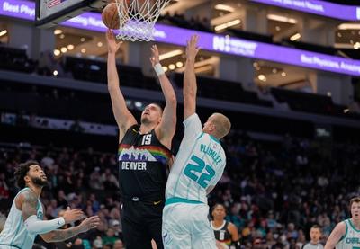 Image for Jokić na skok od tripl-dabla u pobedi Denvera nad Šarlotom (video)