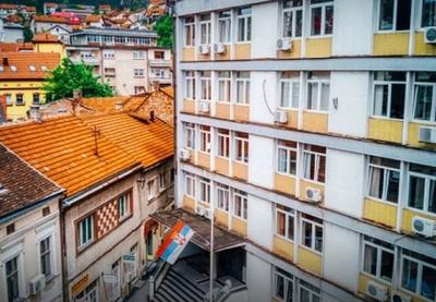 Image for Ukinut pritvor sedmorici učesnika protesta