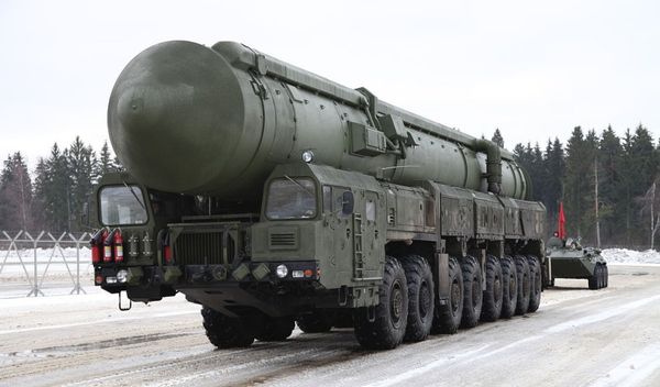 Putin je rekao da "Sarmat" može da se kreće ne samo po balističkoj već i po suborbitalnoj putanju", kao i da njen domet leta prelazi 35.000 kilometara