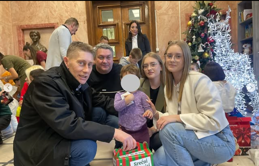 Image for Pokloni za decu u Zvečanskoj