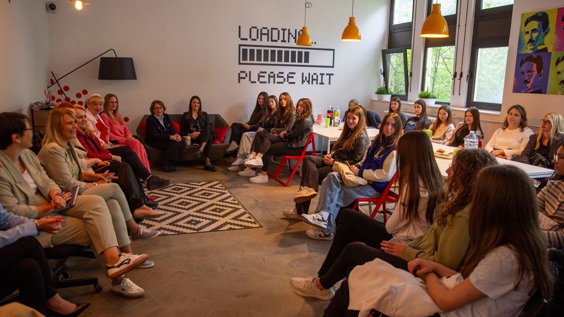 Image for Telekom Srbija obeležio Dan devojčica u IKT sektoru