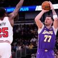 Image for Los Anđeles Lejkersi pobedili Čikago, 46 poena Dončića