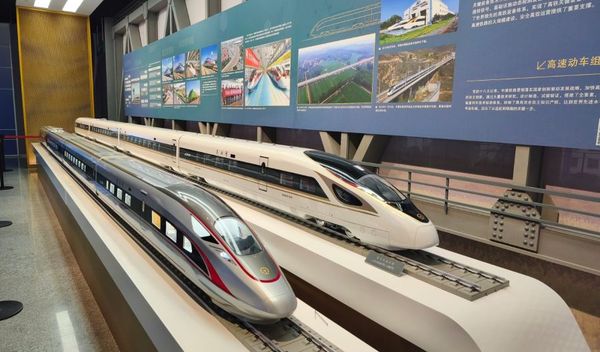 Image for Stručnjaci za prugu u Kini