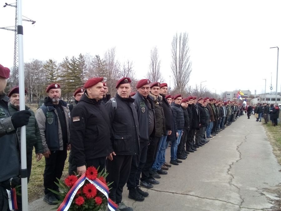 Image for Padobranci uz studente