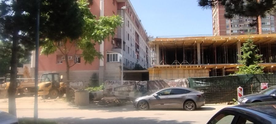 Image for Stanari se bore, Šapić se slika