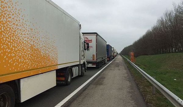 Image for Kamioni na Horgošu pet sati