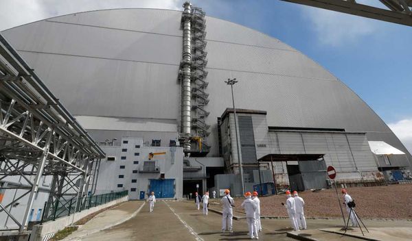 Na severozapadnom delu krova sada se nalazi privremena zakrpa, na mestu gde je ruski dron vredan oko 20.000 dolara 14. februara 2025. probio konstrukciju