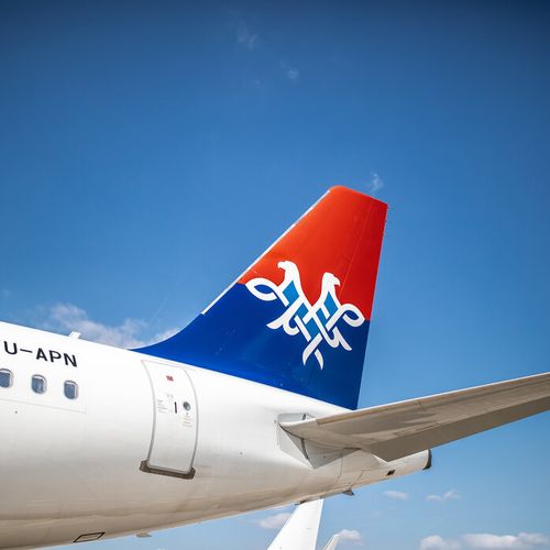 Program, koji će biti u funkciji u narednih nekoliko dana, obuhvata četiri nivoa članstva, a putnici kupovinom Er Srbija avio-karata ostvaruju poene koje mogu iskoristiti za nagradne letove, dodatni prtljag, izbor sedišta, pristup premijum salonu i unapređenje u biznis klasu