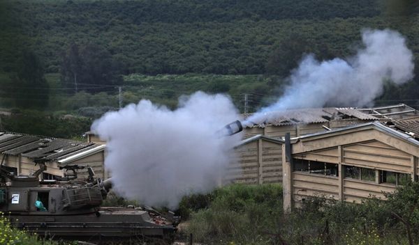 Iranski Korpus islamske revolucionarne garde naveo da su vazduhoplovne snage IRGC napale vazduhoplovnu bazu korišcenu u američkom napadu na telekomunikacioni toranj na ostrvu Sirik