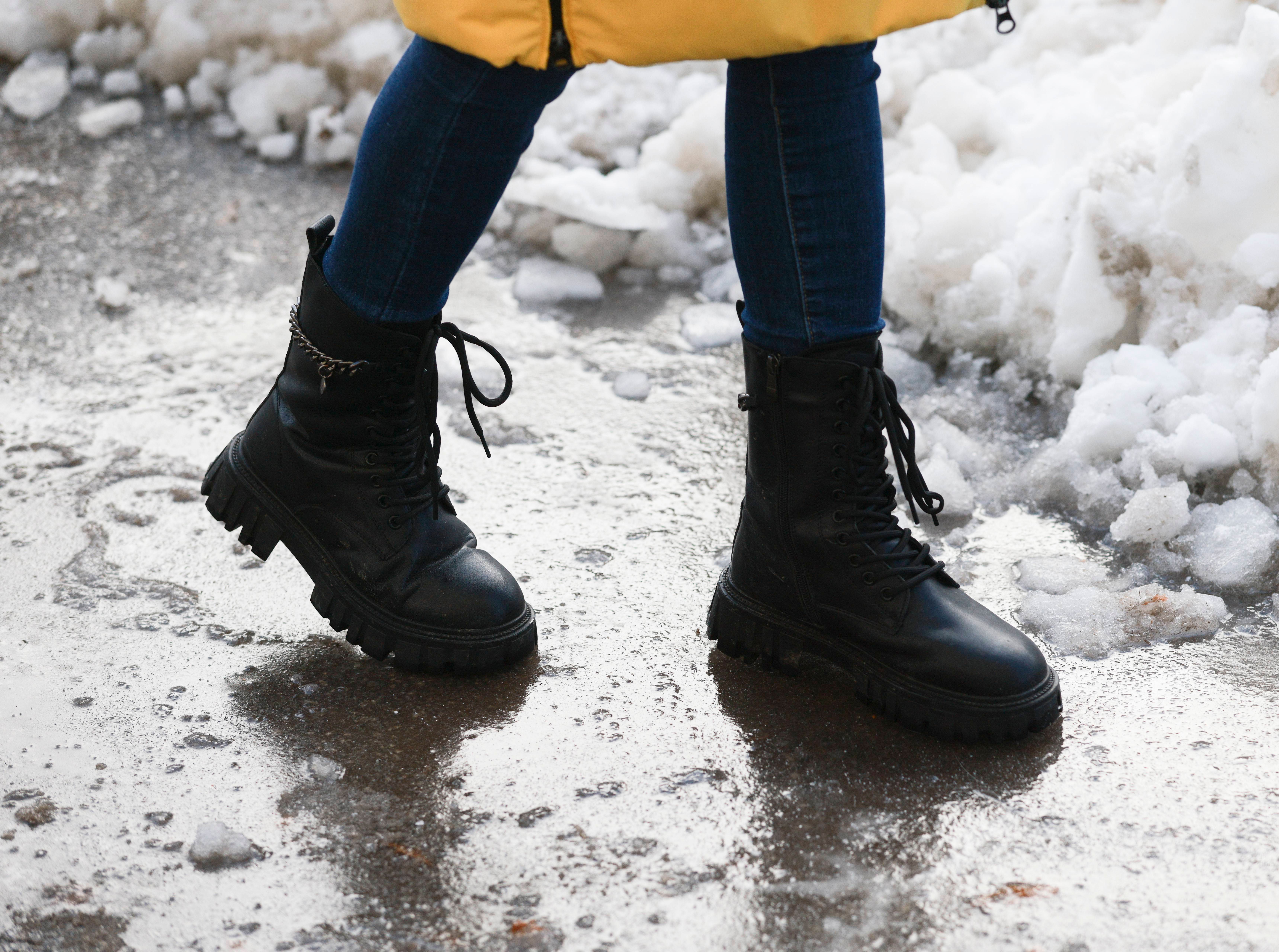 Image for Sud zabranio stanovnicima Berlina da koriste so protiv poledice