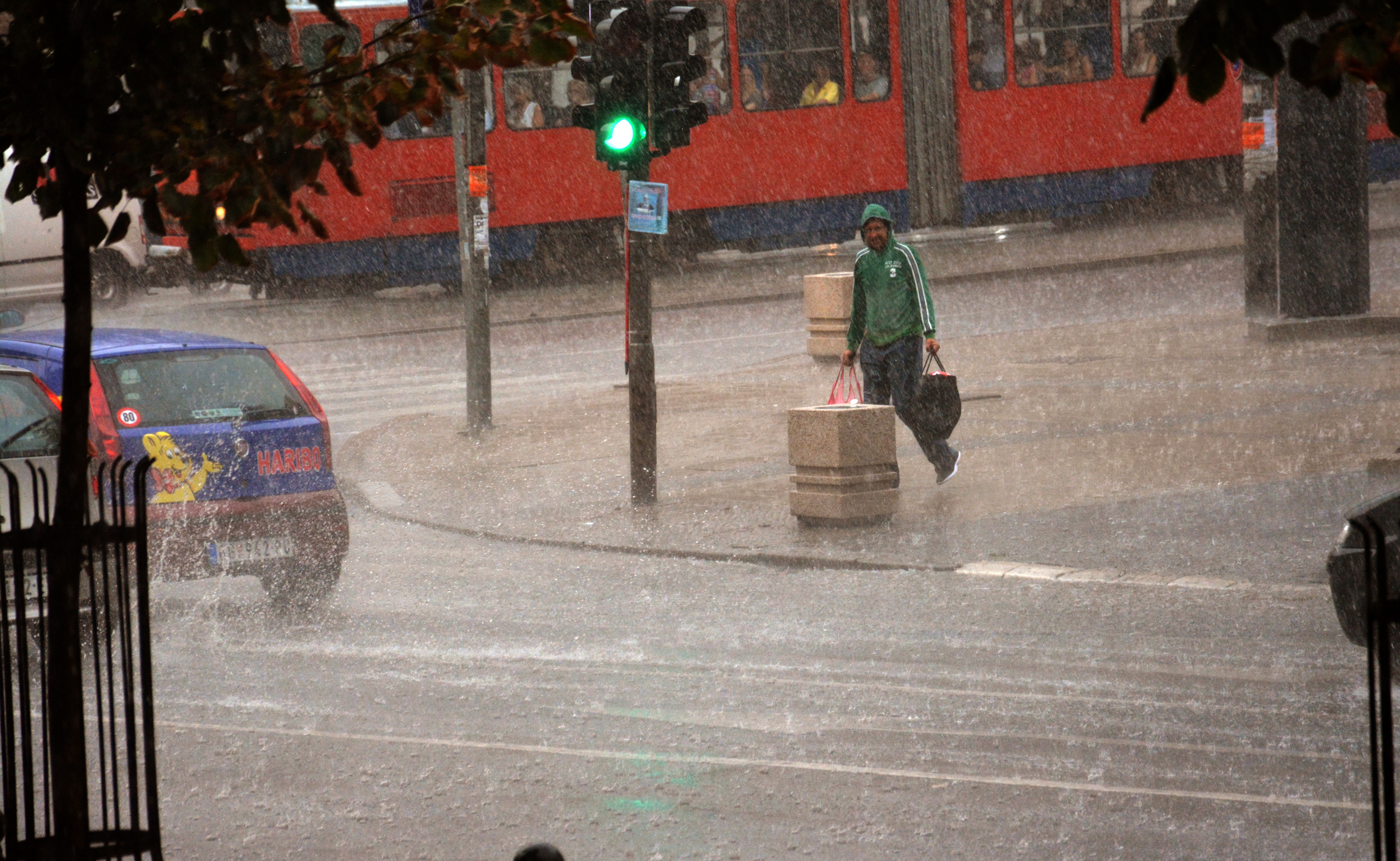 Image for RHMZ: Beograd na udaru nevremena u naredna dva sata