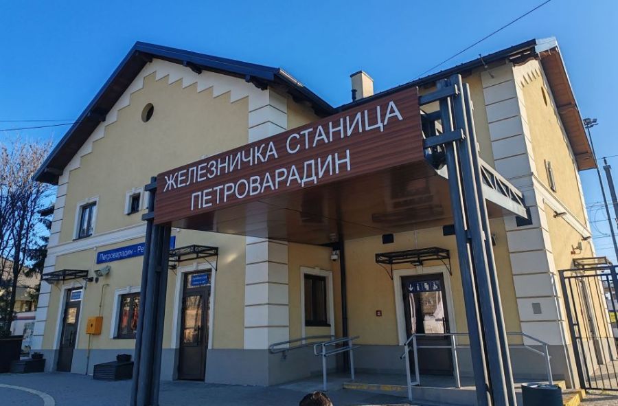 Železnička stanica Petrovaradin