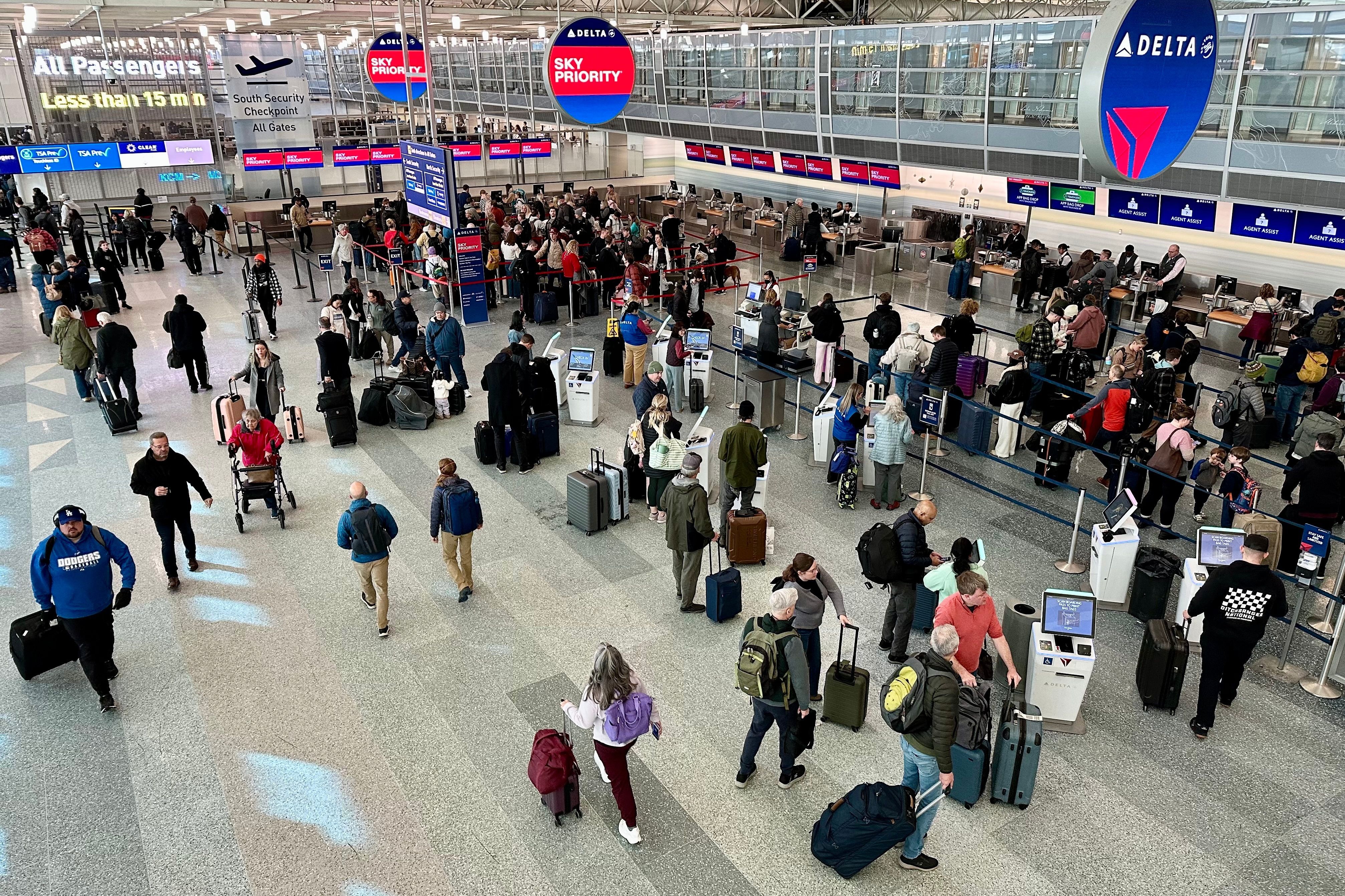 Image for Američka vojna intervencija u Venecueli poremetila putovanja, stotine letova otkazano