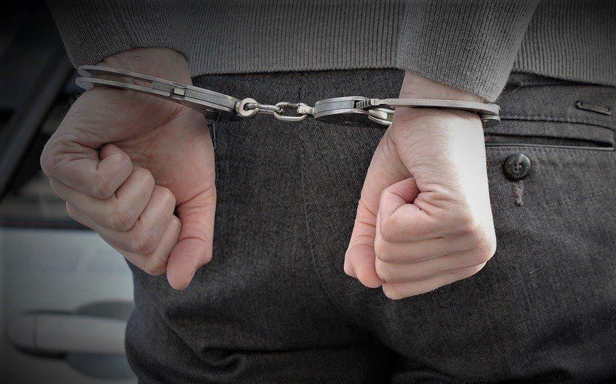 Zajedno sa njima uhapšen je i vlasnik lokala, jer je uklanjao tragove pucnjave i lagao policiju da nije bilo pucnjave, već je tvrdio da je došlo samo do kafanske tuče