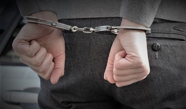 Zajedno sa njima uhapšen je i vlasnik lokala, jer je uklanjao tragove pucnjave i lagao policiju da nije bilo pucnjave, već je tvrdio da je došlo samo do kafanske tuče