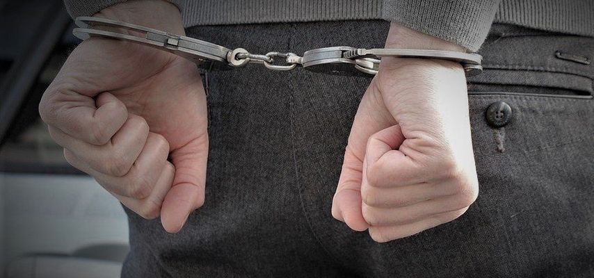 Zajedno sa njima uhapšen je i vlasnik lokala, jer je uklanjao tragove pucnjave i lagao policiju da nije bilo pucnjave, već je tvrdio da je došlo samo do kafanske tuče