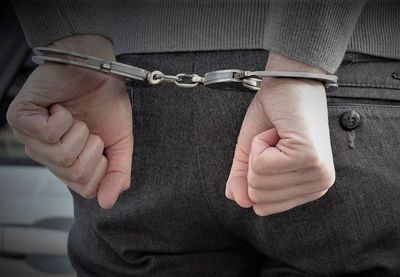 Zajedno sa njima uhapšen je i vlasnik lokala, jer je uklanjao tragove pucnjave i lagao policiju da nije bilo pucnjave, već je tvrdio da je došlo samo do kafanske tuče