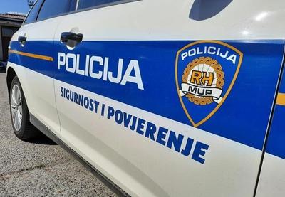 Policija je blokirala šire područje Drniša, a pretpostavlja se da se Aleksić krije na gusto pošumljenom terenu, zbog čega se pretraga obavlja i uz pomoć dronova