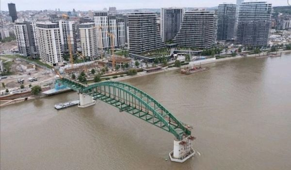 Image for Delovi mosta u Batajnici