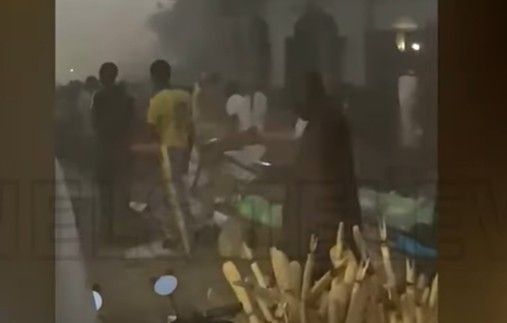 Image for Pet osoba poginulo u eksploziji bombe tokom molitve u džamiji