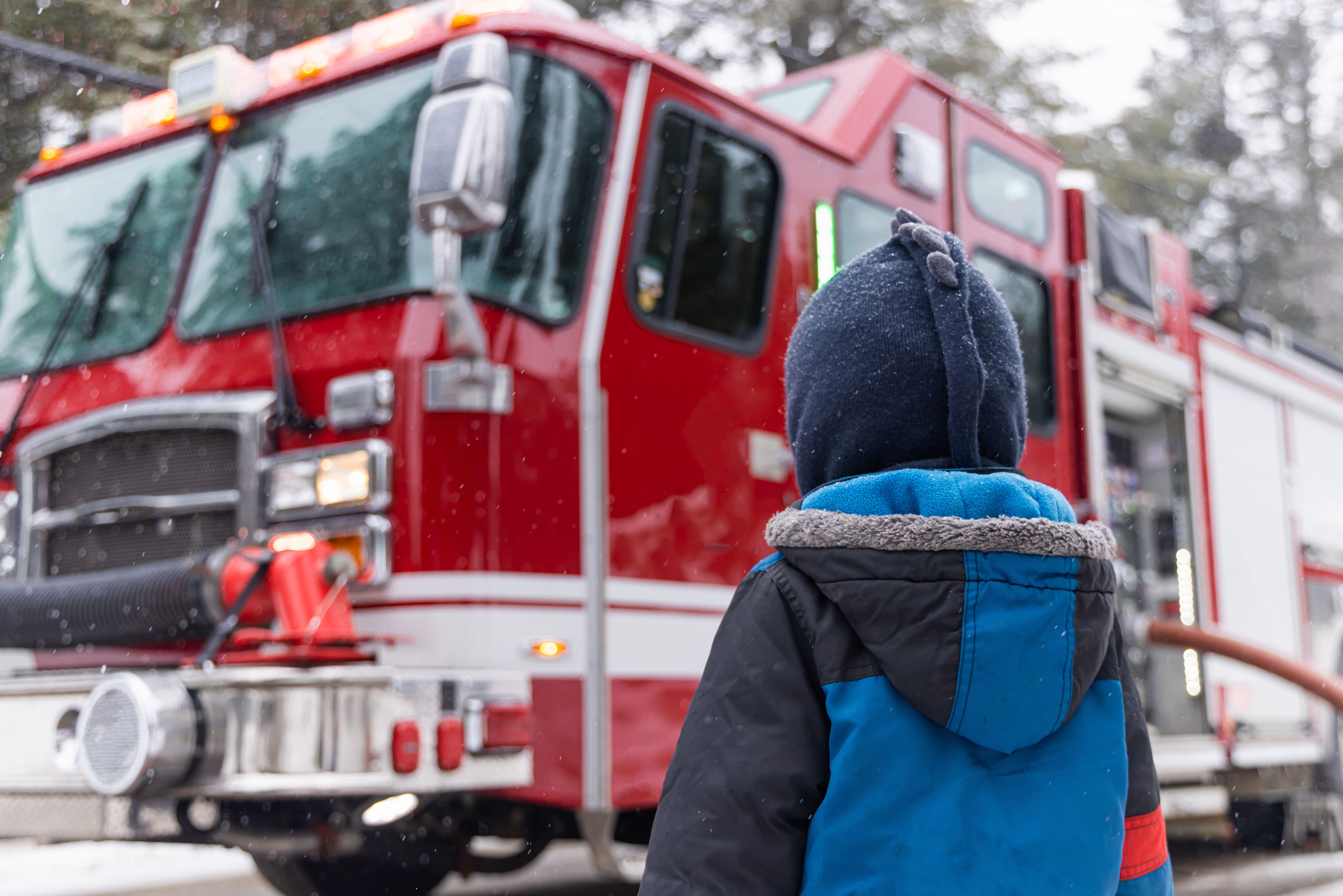 Image for Vatrogasci spasili deset osoba iz opština pod vanrednim stanjem 