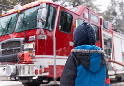 Image for Vatrogasci spasili deset osoba iz opština pod vanrednim stanjem