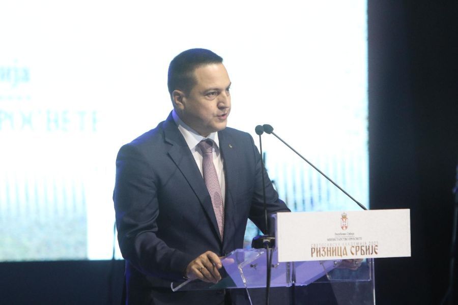 Image for Upitna obojena revolucija