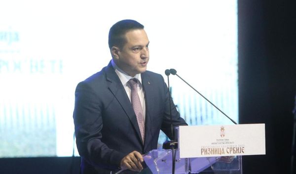 Image for Upitna obojena revolucija