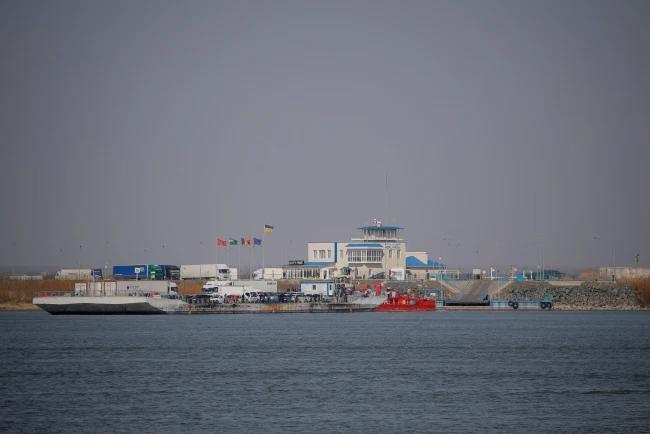 Image for Evakuacija rumunskog sela zbog požara tankera posle napada ruskog drona