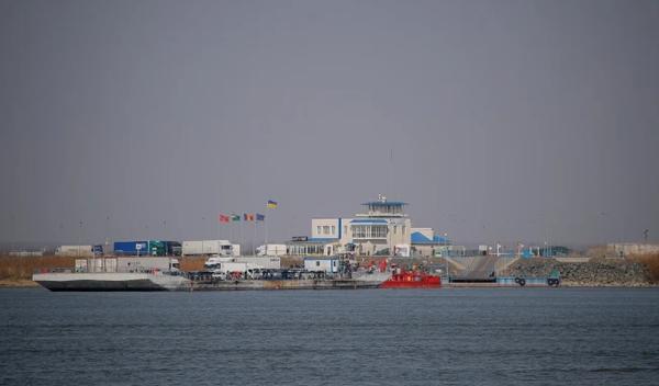 Image for Evakuacija rumunskog sela zbog požara tankera posle napada ruskog drona