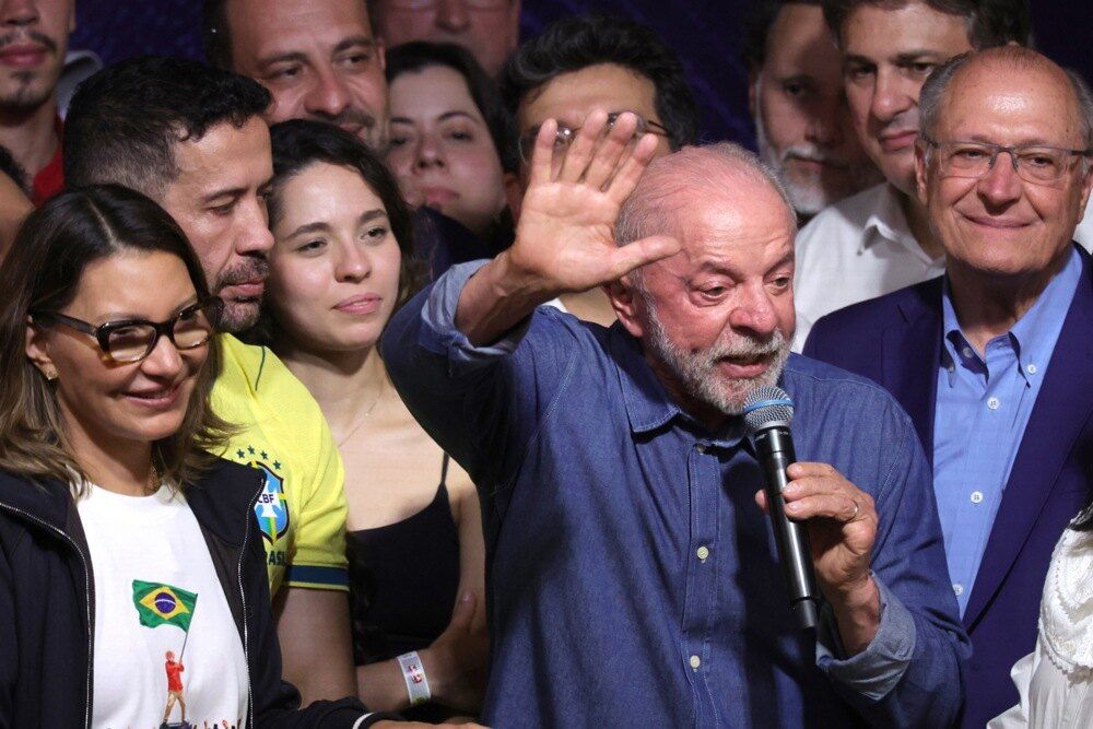 Obojica su se tokom karijere suočila sa optužbama za korupciju, pri čemu je Lula proveo više od godinu dana u zatvoru