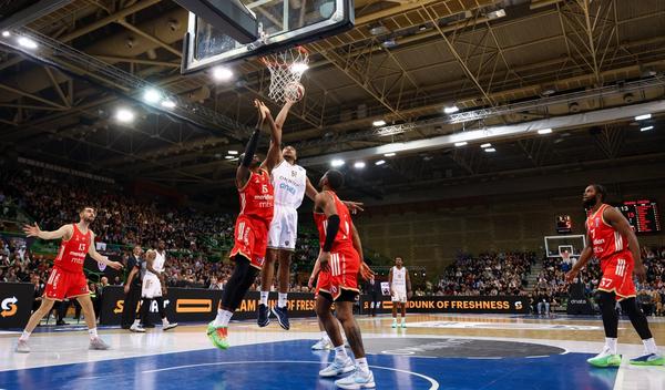 Image for Crvena zvezda savladala Pariz za četvrtu uzastopnu pobedu u Evroligi