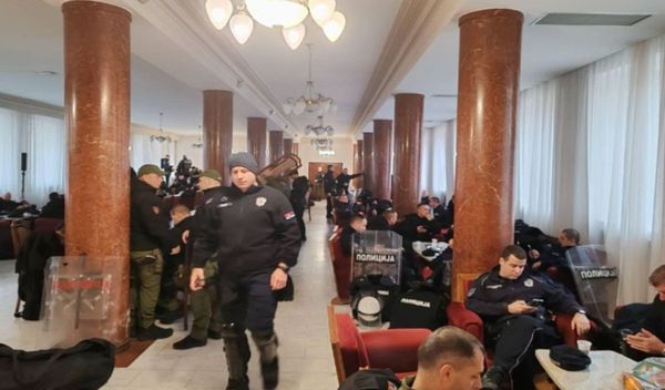 Image for Policija u Skupštini Novog Sada