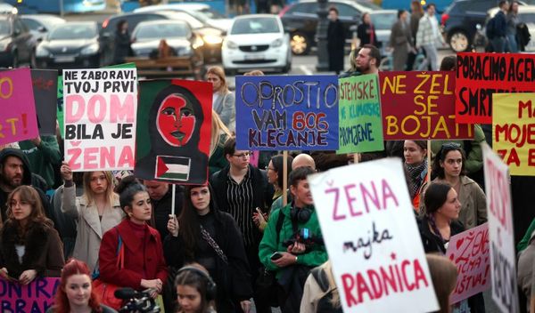 Image for Noćni marš za 8. mart u Zagrebu