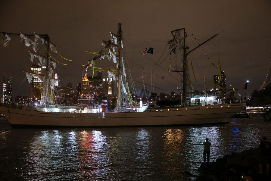 Image for BROD UDARIO U BRUKLINSKI MOST