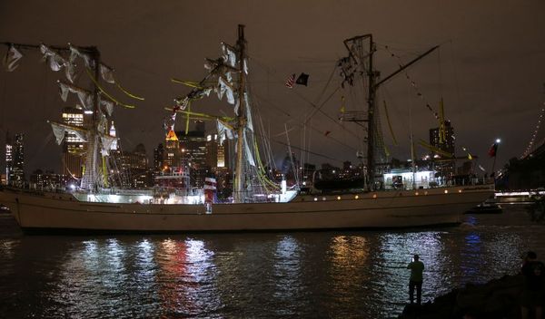 Image for BROD UDARIO U BRUKLINSKI MOST