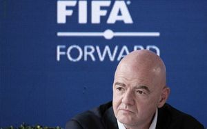 Infantino je rekao da se planom prodaje udela takmičenja, od kojeg se odustalo, istraživalo da li bi prodaja manjinskog udela u komercijalnoj kompaniji pod kontrolom FIFA mogla da obezbedi više sredstava za razvoj fudbala