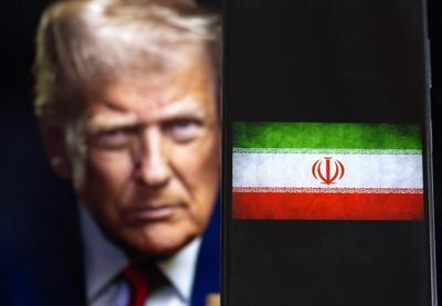 Image for Tramp zagonetan: „Dobio sam skup poklon od Irana“