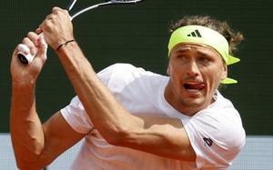 Nemački teniser Aleksandar Zverev plasirao se u četvrtfinale US opena, pošto je danas u Njujorku u osmini finala pobedio Italijana Lučana Darderija 6:2, 6:2, 7:6 (7:3)
