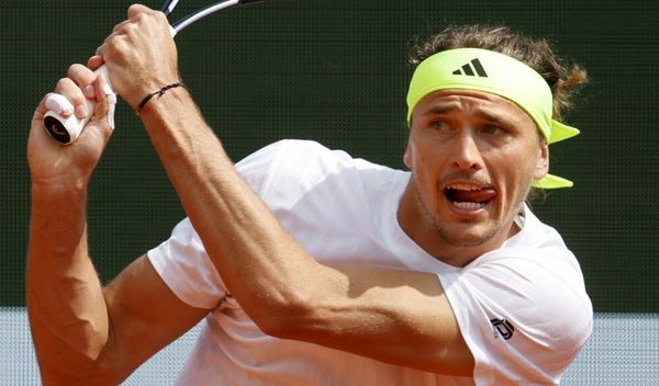 Nemački teniser Aleksandar Zverev plasirao se u četvrtfinale US opena, pošto je danas u Njujorku u osmini finala pobedio Italijana Lučana Darderija 6:2, 6:2, 7:6 (7:3)