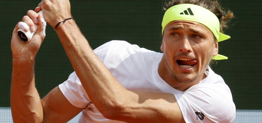 Nemački teniser Aleksandar Zverev plasirao se u četvrtfinale US opena, pošto je danas u Njujorku u osmini finala pobedio Italijana Lučana Darderija 6:2, 6:2, 7:6 (7:3)