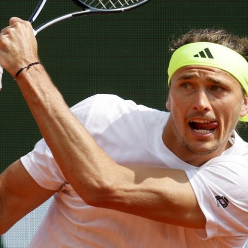 Nemački teniser Aleksandar Zverev plasirao se u četvrtfinale US opena, pošto je danas u Njujorku u osmini finala pobedio Italijana Lučana Darderija 6:2, 6:2, 7:6 (7:3)